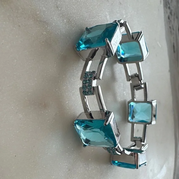 Elegant One-of-A-Kind Silver and Aqua Blue Crystal Bracelet - Picture 8 of 8
